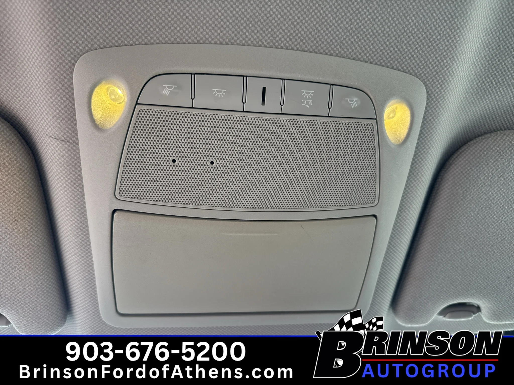 Used 2018 Aspen White Nissan SR image 26