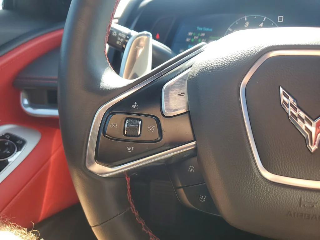 Used 2020 ARCTIC WHITE Chevrolet 2LT image 20