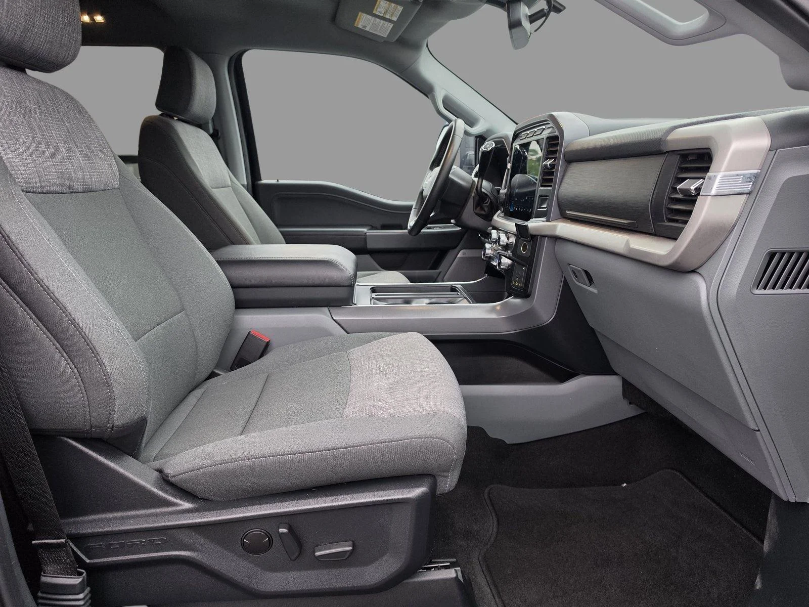 Used 2023 Agate Black Ford XLT image 32