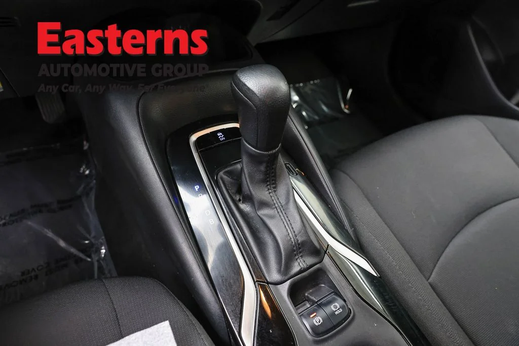 Used 2022 Silver Toyota LE image 12