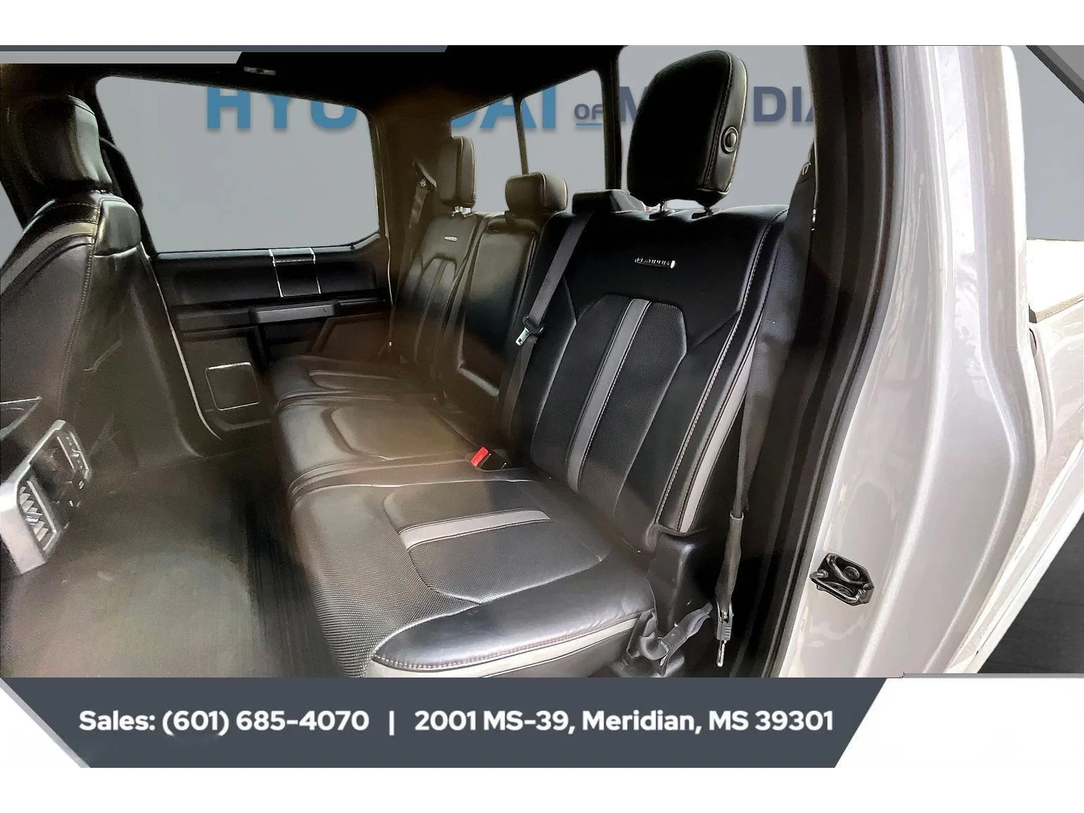 Used 2018 White Platinum Metallic Tri-Coat Ford Platinum image 19