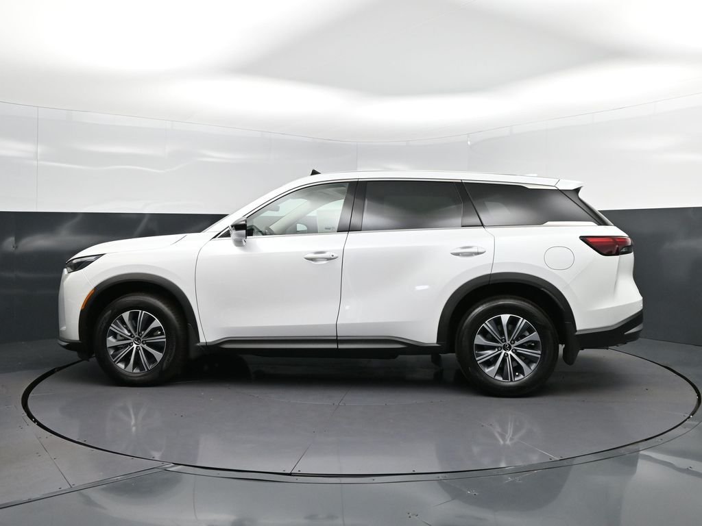 Certified Used 2026 White INFINITI PURE image 4