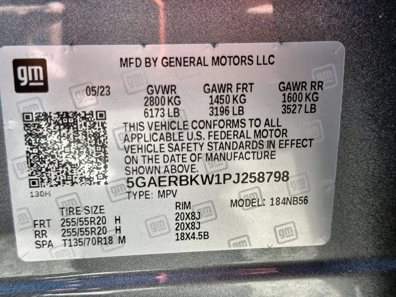 Used 2023 Includes Pitch Dark Night lower exterior accent color.) Buick Essence image 29