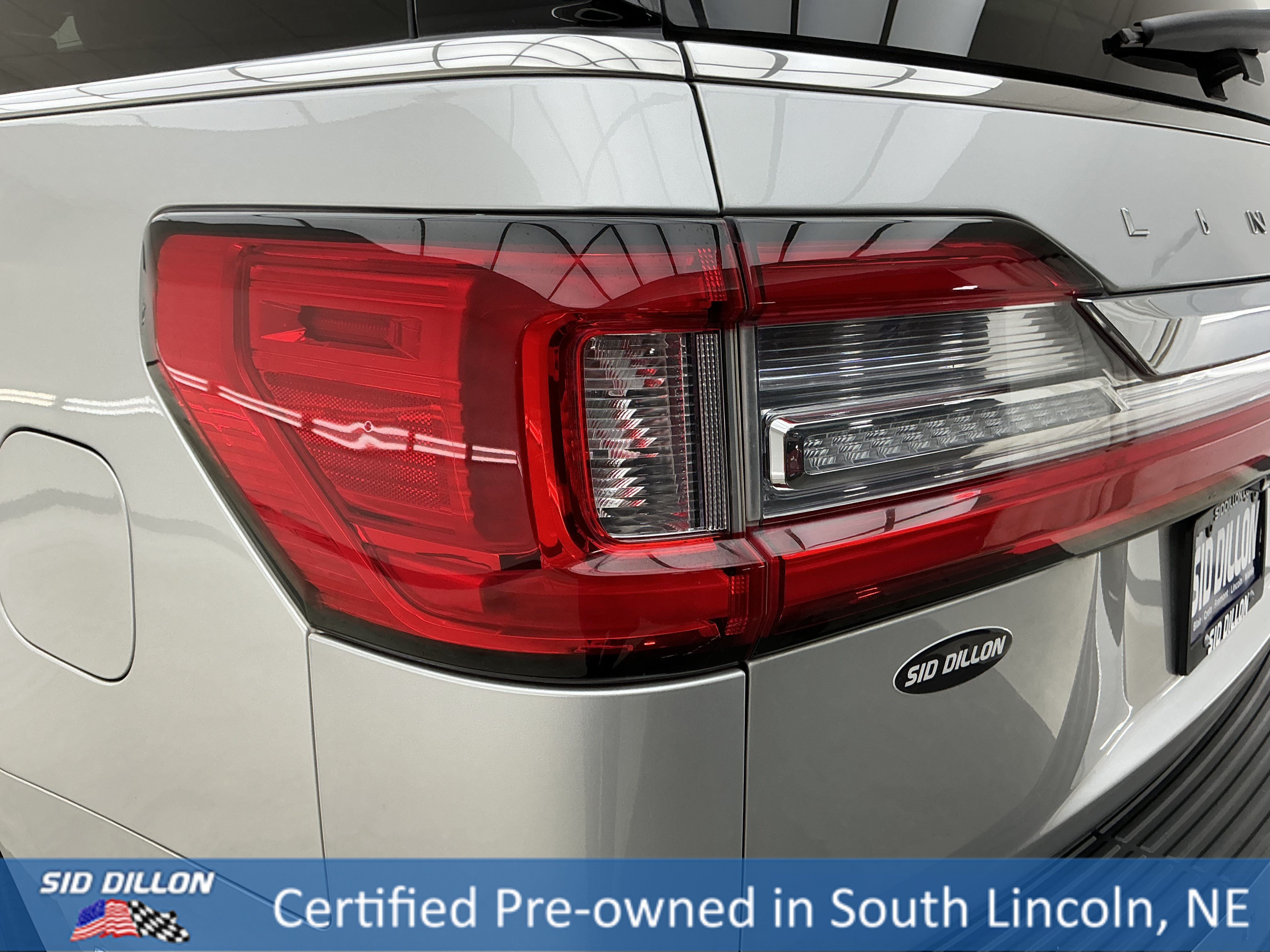 Certified Used 2018 Gray Lincoln Reserve image 22