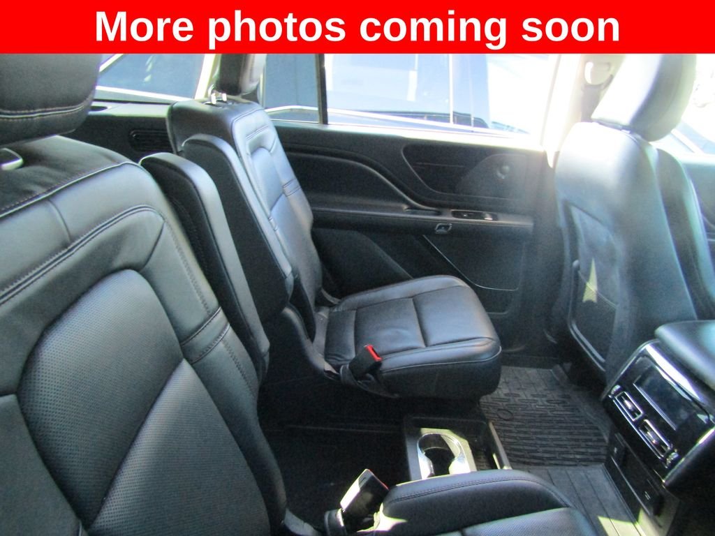 Used 2023 Black Lincoln Reserve image 12