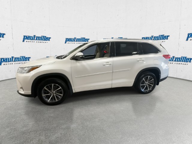 Used 2017 White Toyota XLE image 6