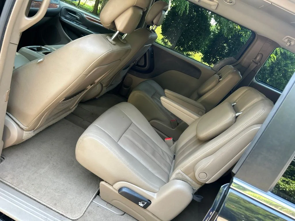 Used 2015 Black Chrysler Touring image 24