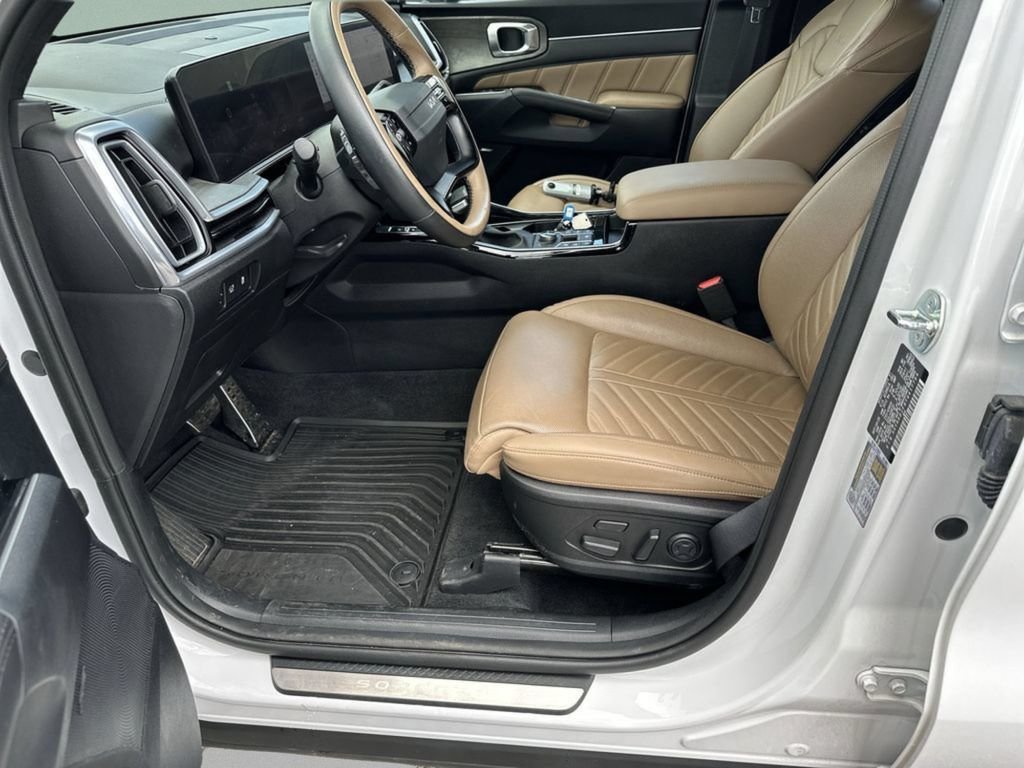 Used 2026 White Kia X-Line SX Prestige image 13