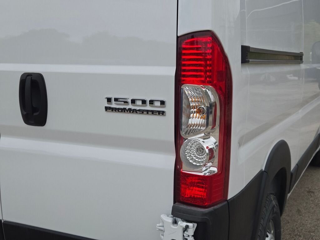 New 2026 Bright White Clearcoat RAM Base image 12