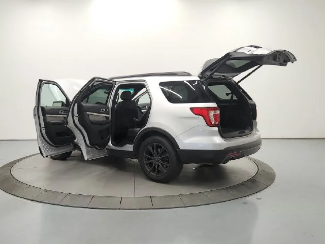Used 2017 Ingot Silver Metallic Ford XLT image 12