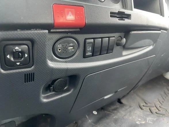 Used 2023 White Isuzu  image 23