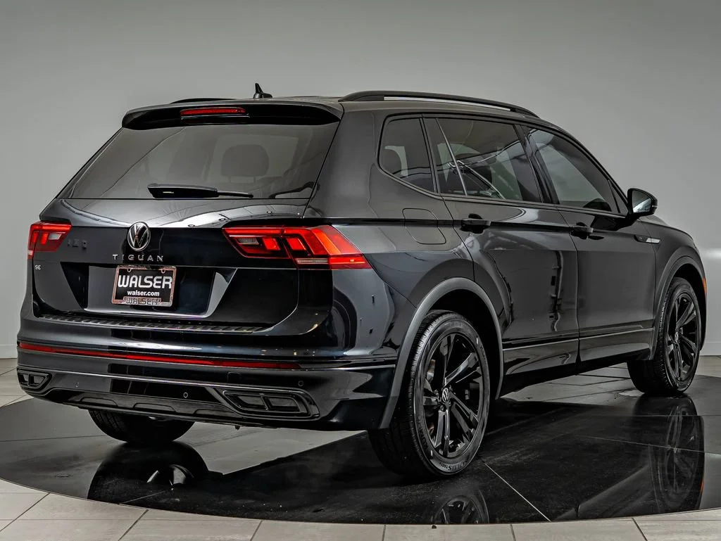 Used 2023 Deep Black Pearl Volkswagen 2.0T SE R-Line Black image 5