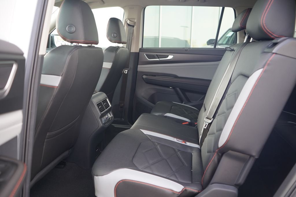 New 2026 Opal White Pearl Volkswagen Peak Edition image 7