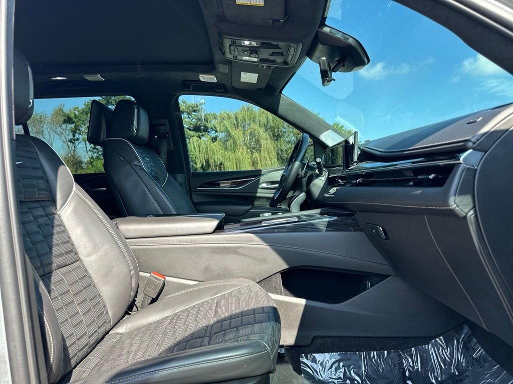 Used 2023 Silver Cadillac V-Series image 26