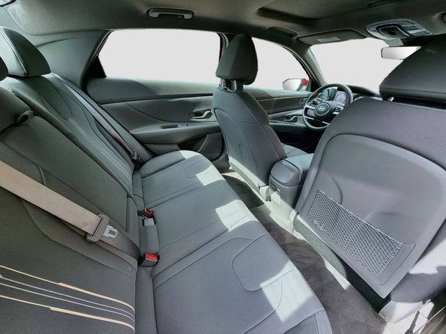 Used 2025 Red Hyundai SEL Convenience image 26