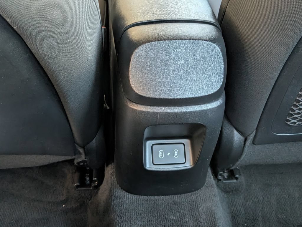 Used 2025 Black Hyundai SEL Convenience image 19