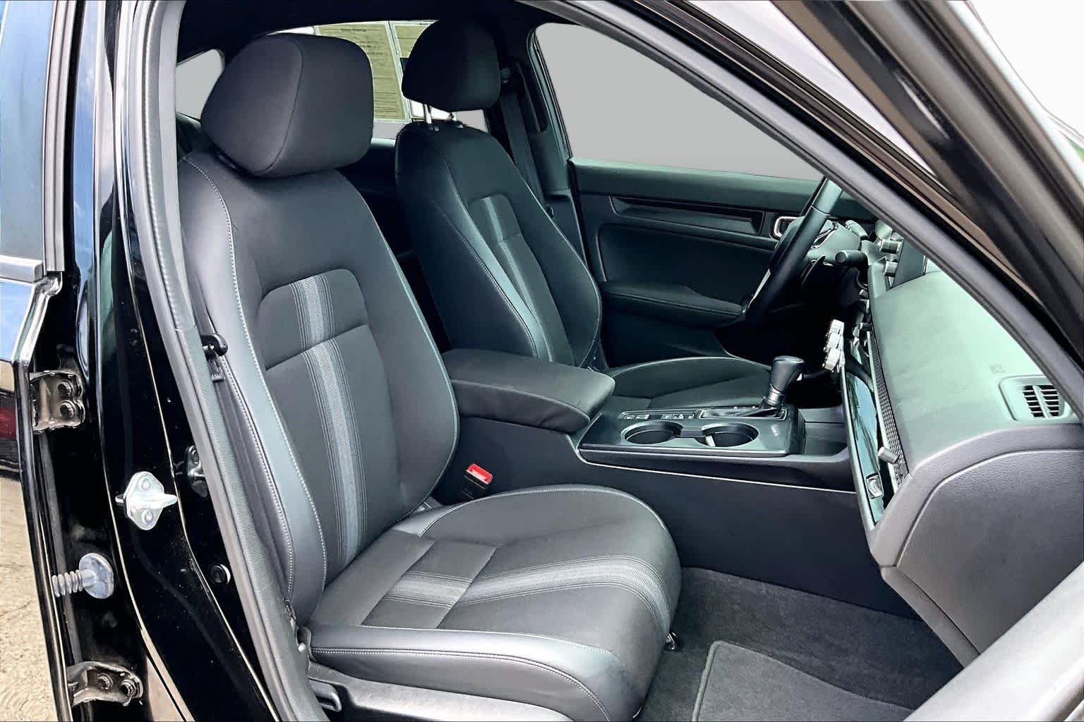 Used 2025 Crystal Black Pearl Honda Sport image 9