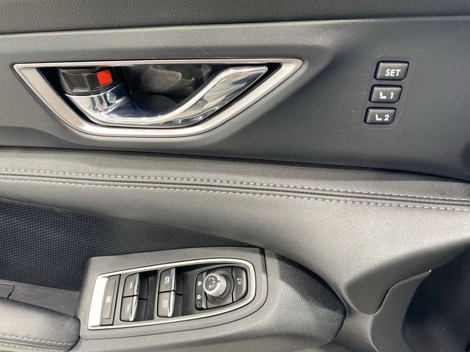 2023 Subaru Ascent Limited - Photo 13