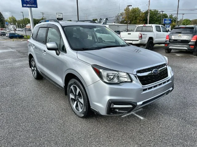 Used 2018 Silver Subaru 2.5i Premium image 11