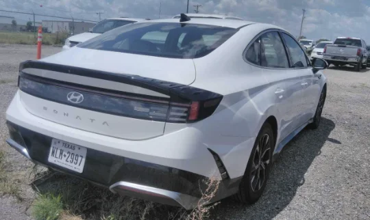 Used 2024 White Hyundai SEL image 8