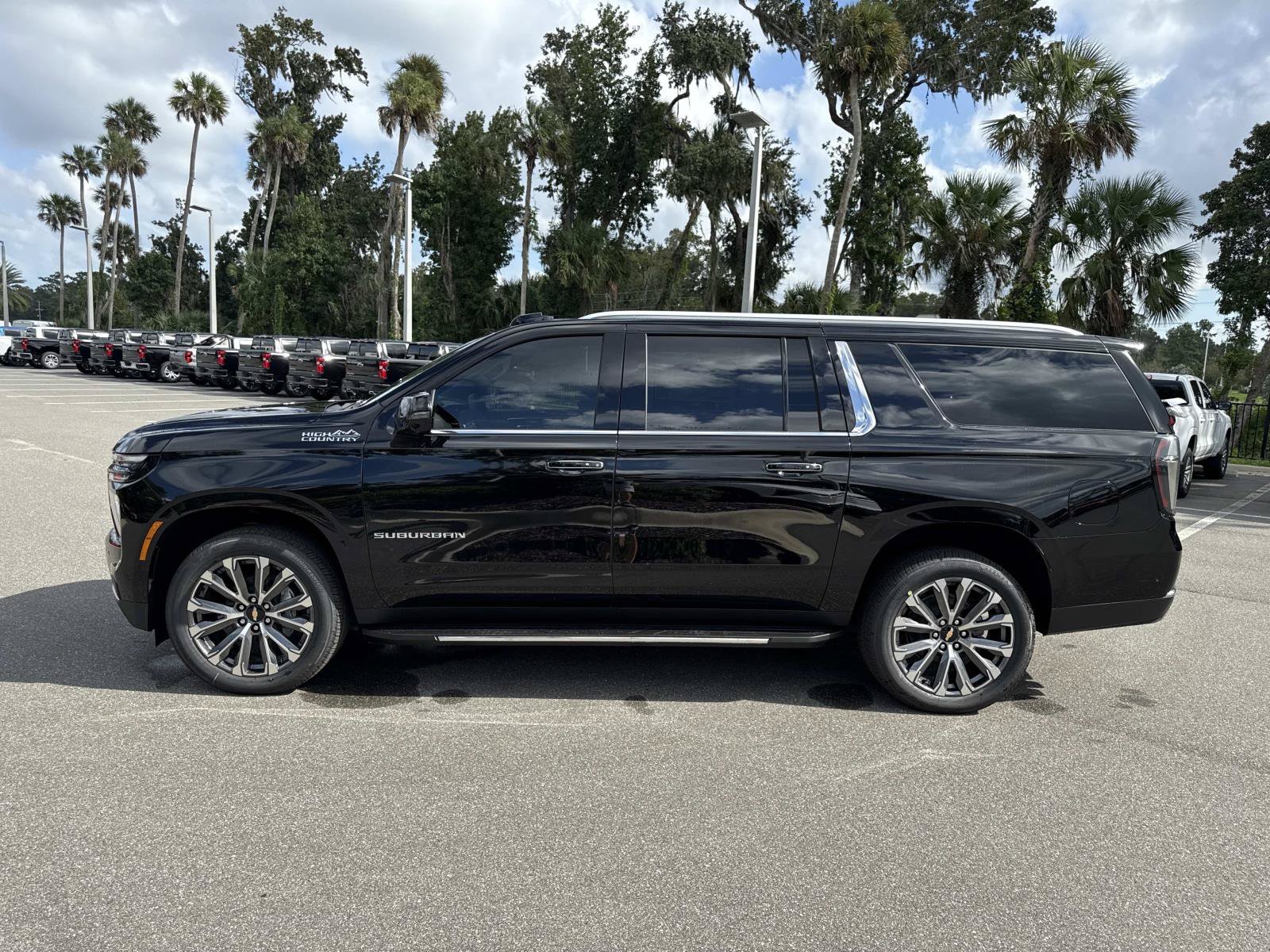 2026 Chevrolet Suburban High Country - Photo 6
