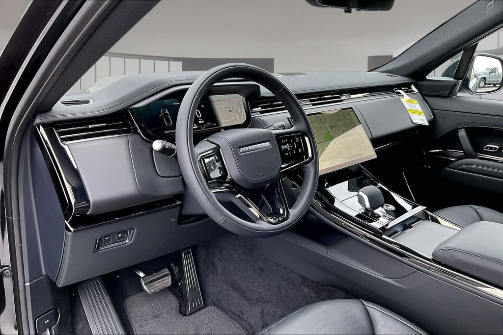New 2026 SANTORINI BLACK Land Rover Dynamic SE image 7