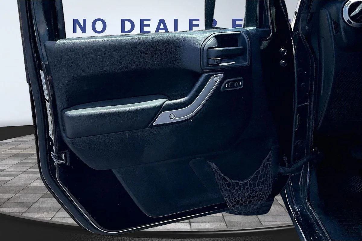 Used 2012  Jeep Sport image 20