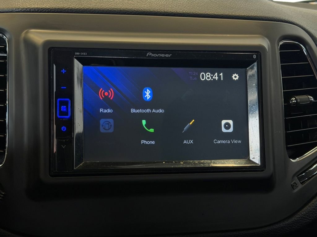 Used 2018 White Jeep Sport image 12