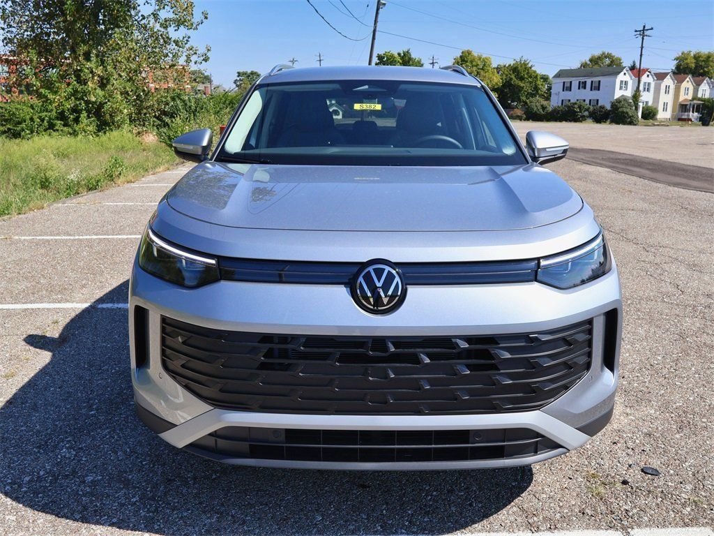 2025 Volkswagen Tiguan SE - Photo 8