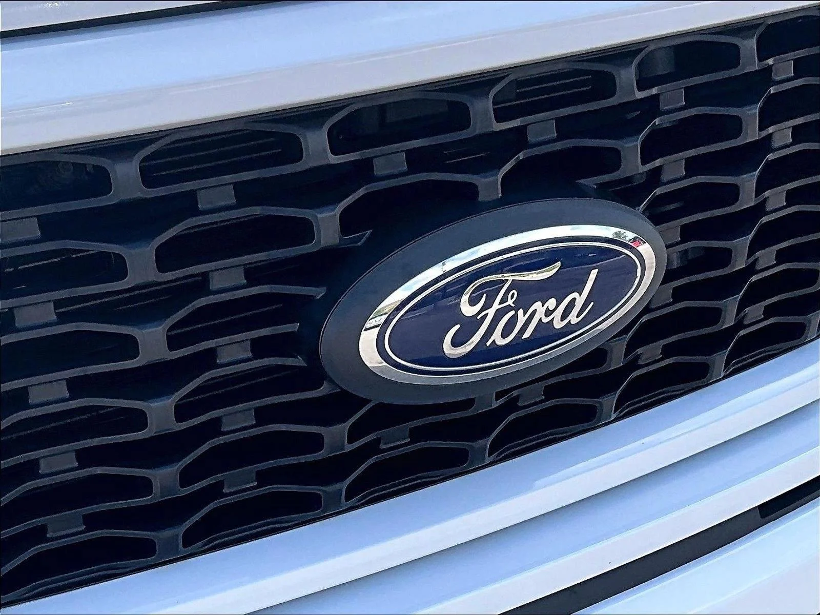 Used 2023 Oxford White Ford XL image 27
