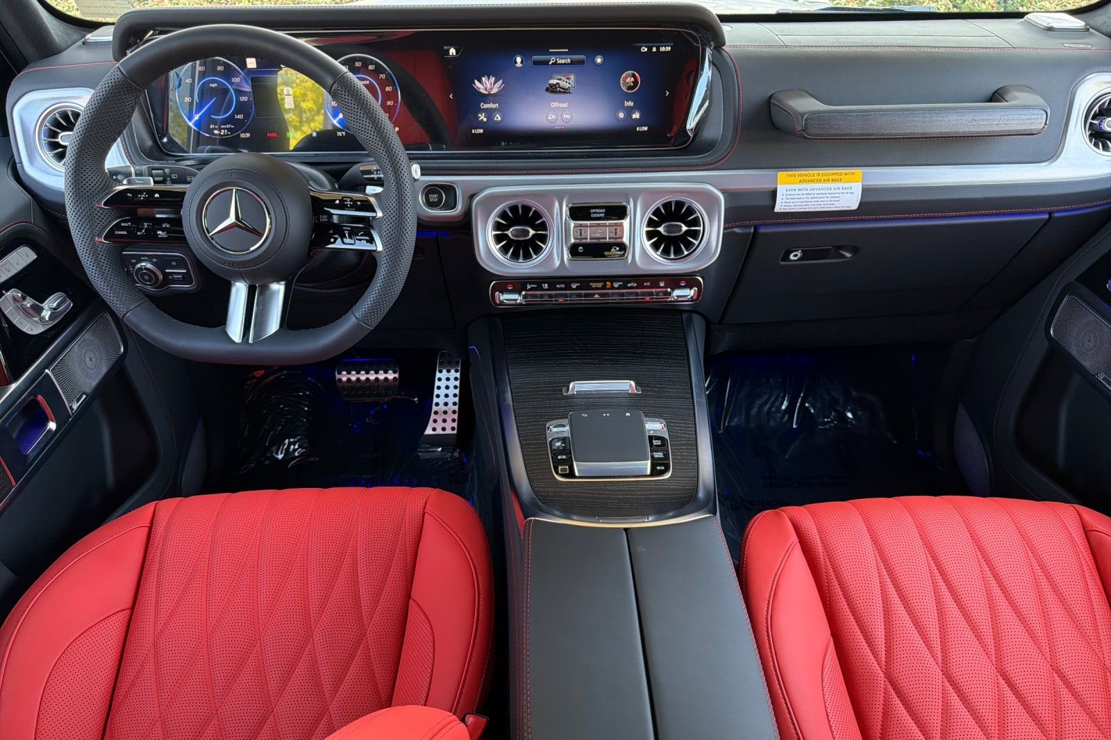 New 2027 MANUFAKTUR Moonlight White Metallic Mercedes-Benz G 580e image 2