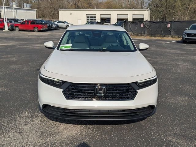 New 2026 Platinum White Pearl Honda LX image 3