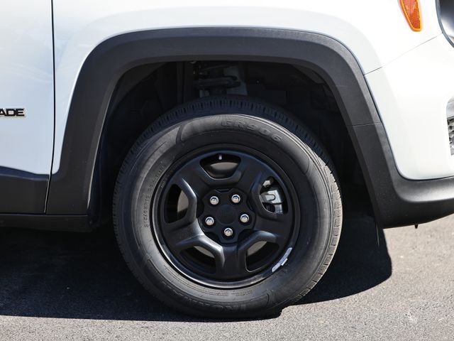 Used 2022 Alpine White Clearcoat Jeep Sport image 5