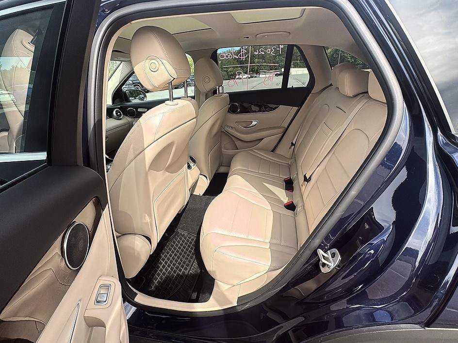 Used 2022 Lunar Blue Metallic Mercedes-Benz GLC 300 image 17