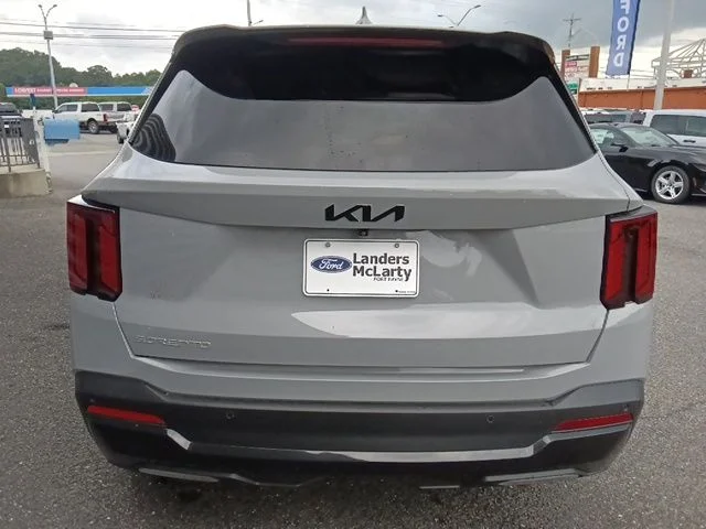 Used 2024 Gray Kia SX image 4