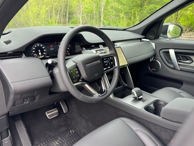 New 2026 Fuji White LAND ROVER Landmark Edition image 10