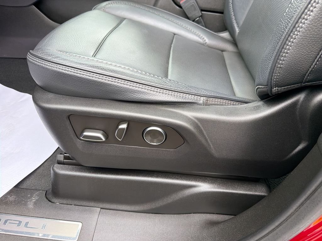 Used 2023 Red GMC Denali image 18
