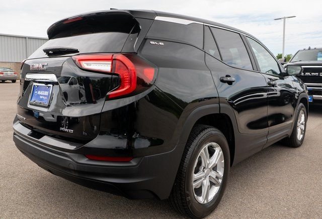 Used 2024 Black GMC SLE image 6