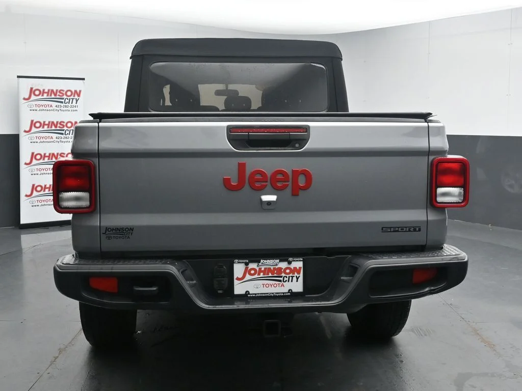 Used 2020 Silver Jeep Sport image 8