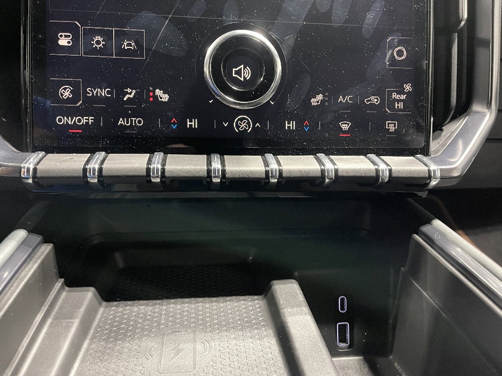 2025 GMC Acadia AT4 - Photo 28