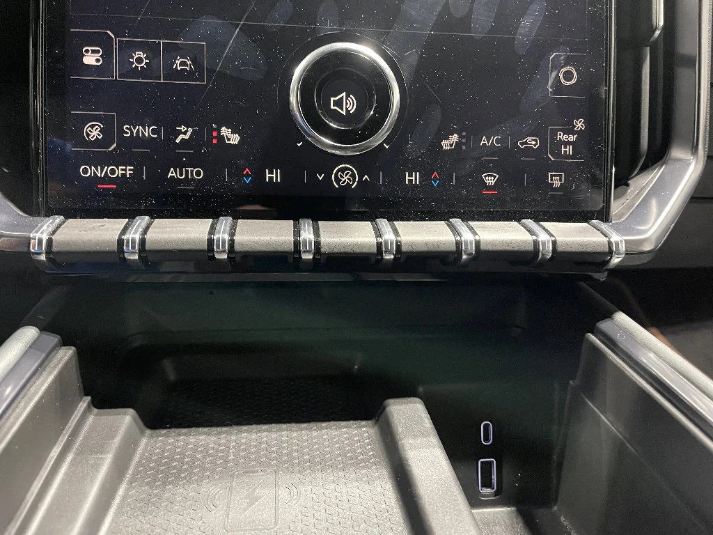 2025 GMC Acadia AT4 - Photo 28