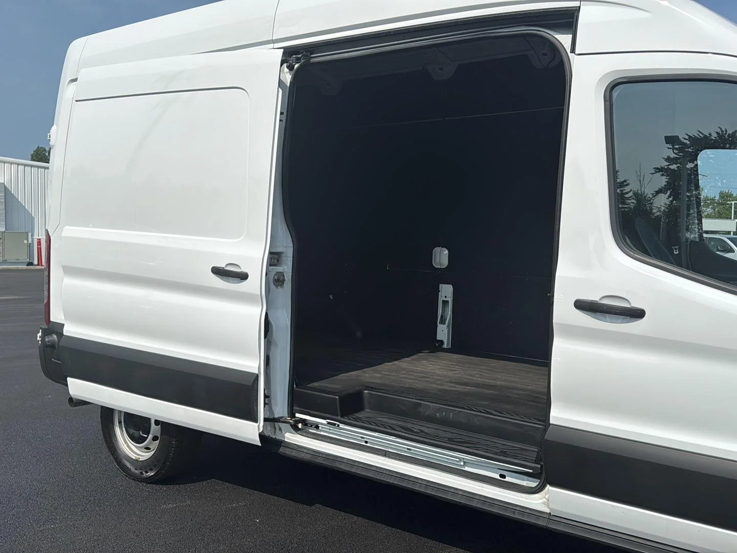 Used 2025 Oxford White Ford 250 image 12