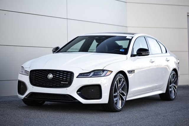 New 2024 Fuji White JAGUAR P300 R-DYNAMIC SE AWD image 1
