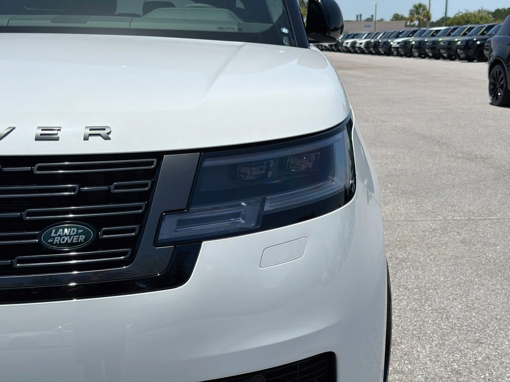 New 2026 Fuji White Land Rover SE image 9
