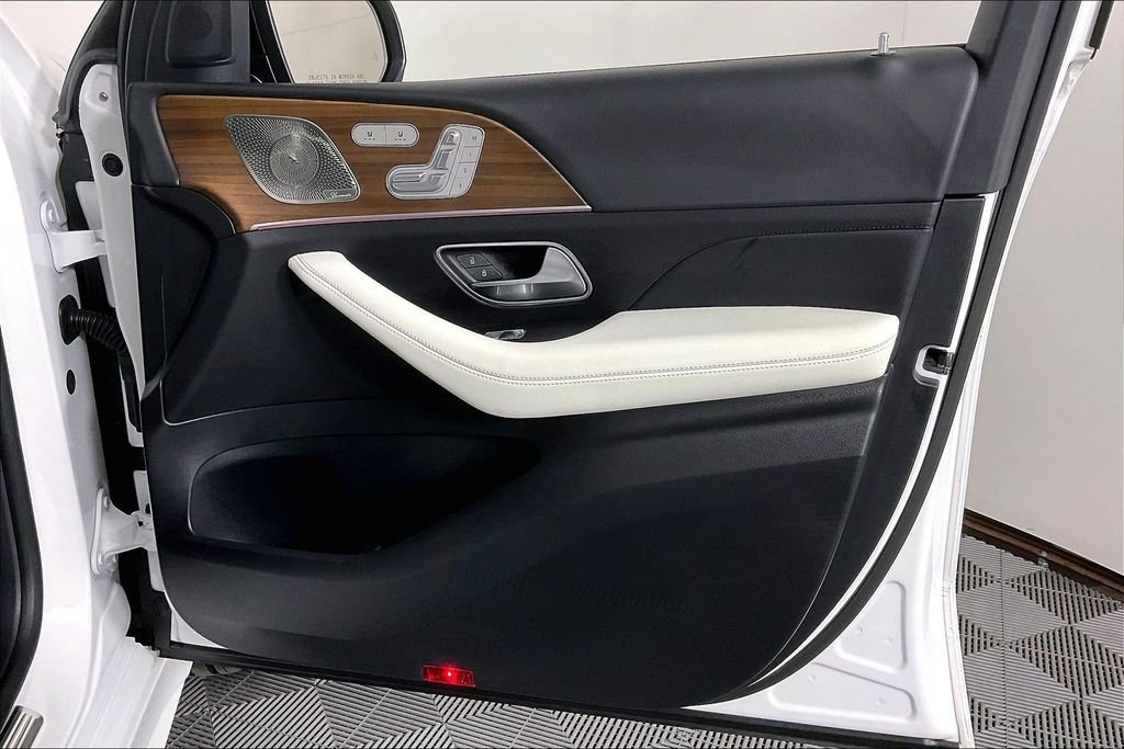 2025 Mercedes-Benz GLE GLE450E - Photo 16