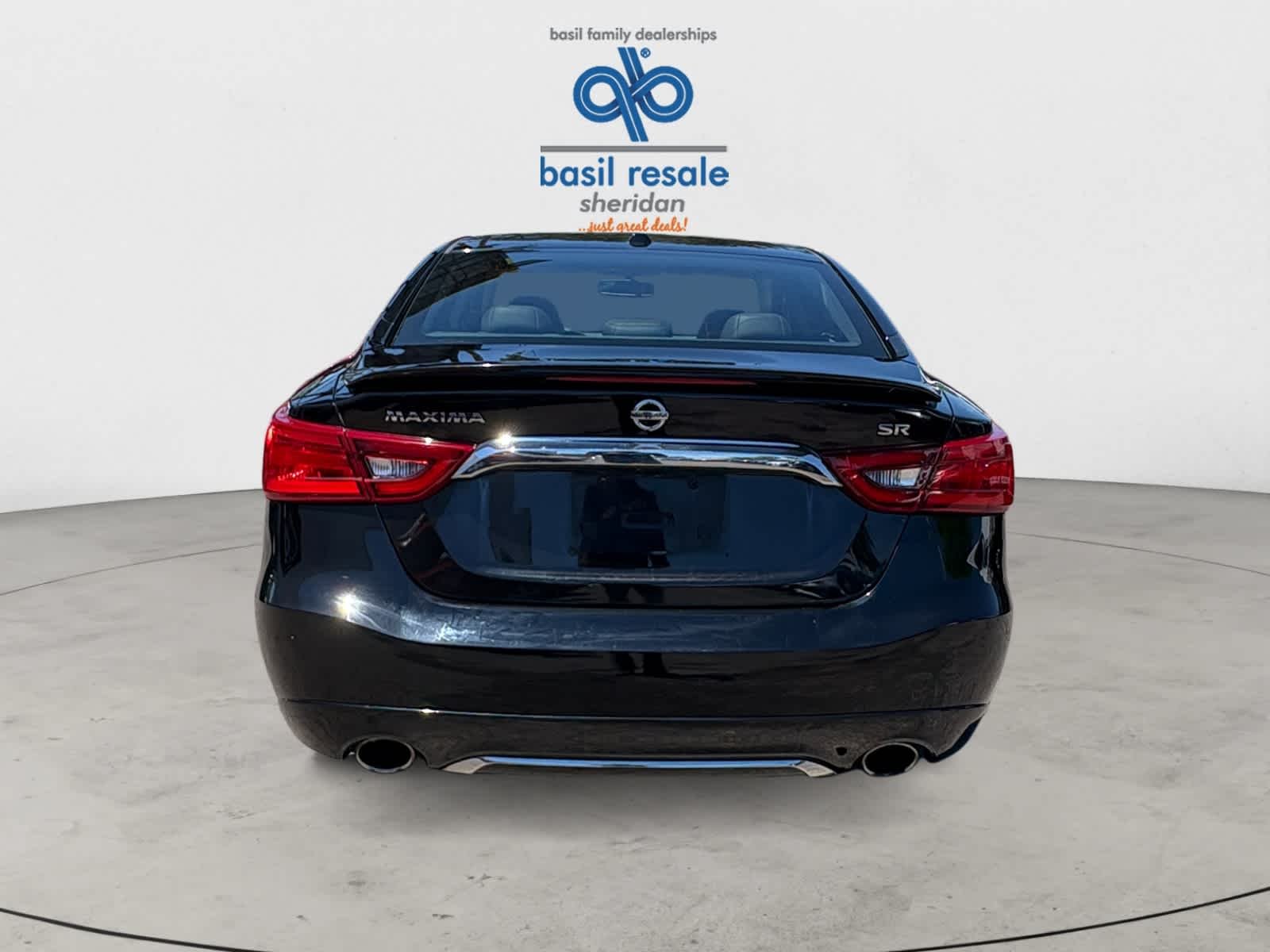 Used 2017 Super Black Nissan SR image 6