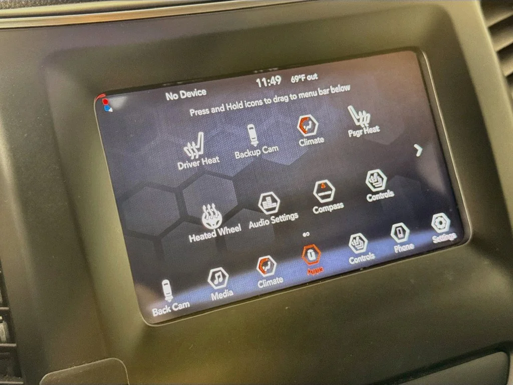 Used 2019 Black Jeep Latitude Plus image 16