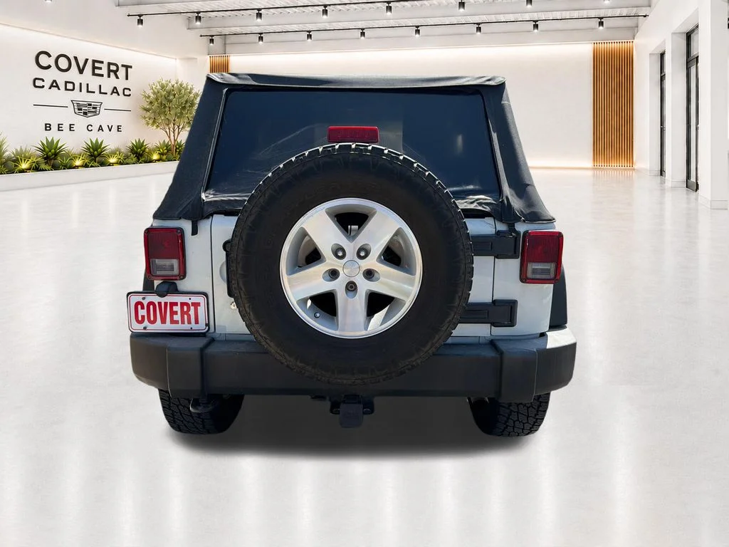 Used 2009 White Jeep X image 9