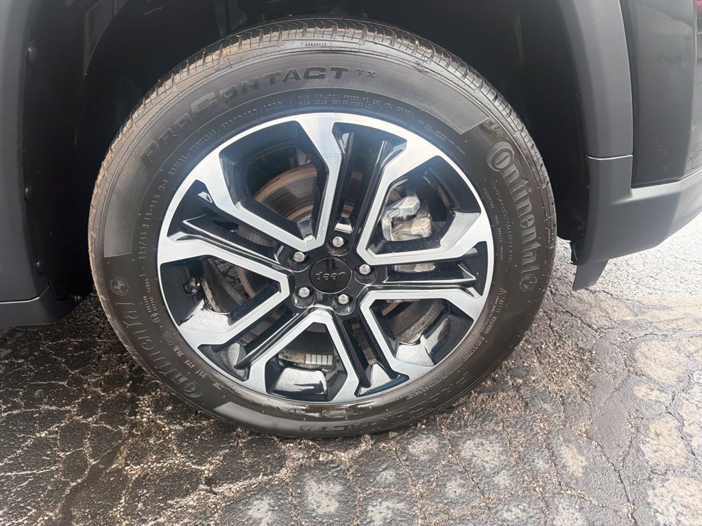 Certified Used 2022 Black Jeep Limited image 11