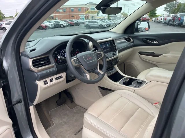 Used 2023 Silver GMC Denali image 6